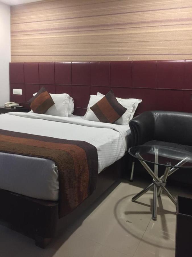 פאטנה Hotel Patliputra Nirvana מראה חיצוני תמונה